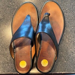 Used Black leather wmn’s Euro 41 Fitflop (9.5-10)